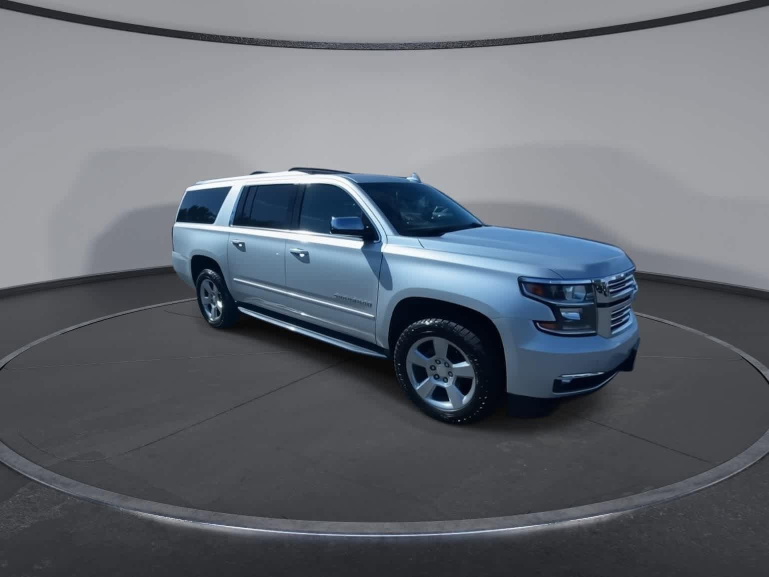 Used 2018 Chevrolet Suburban Premier with VIN 1GNSKJKC5JR240486 for sale in Medford, OR