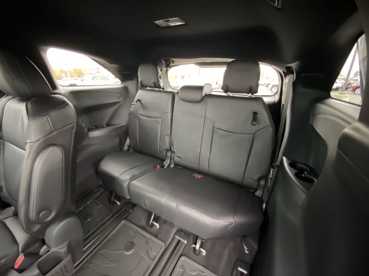 Thumbnail: 2025 Toyota Sienna - 23