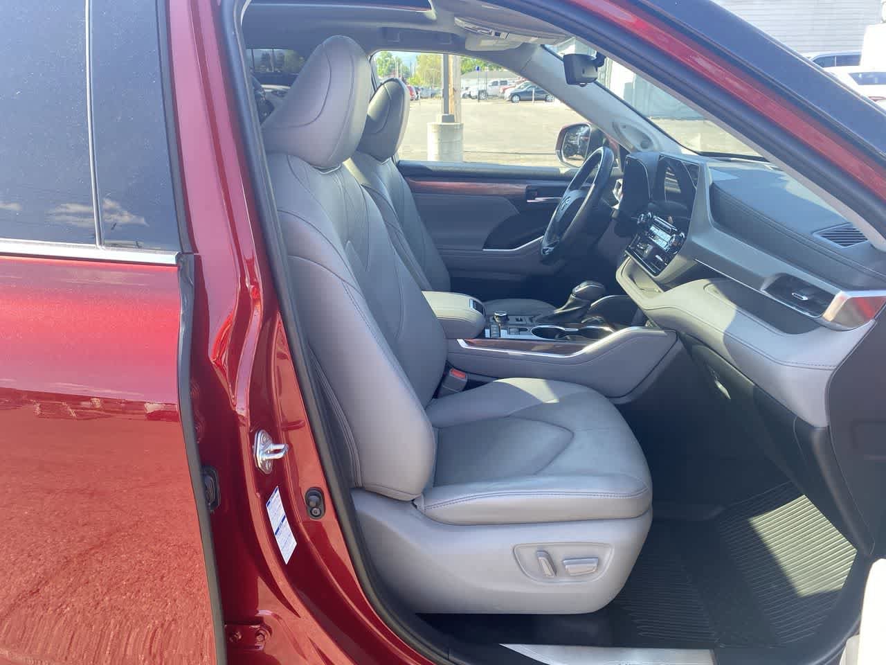 Thumbnail: 2021 Toyota Highlander - 26
