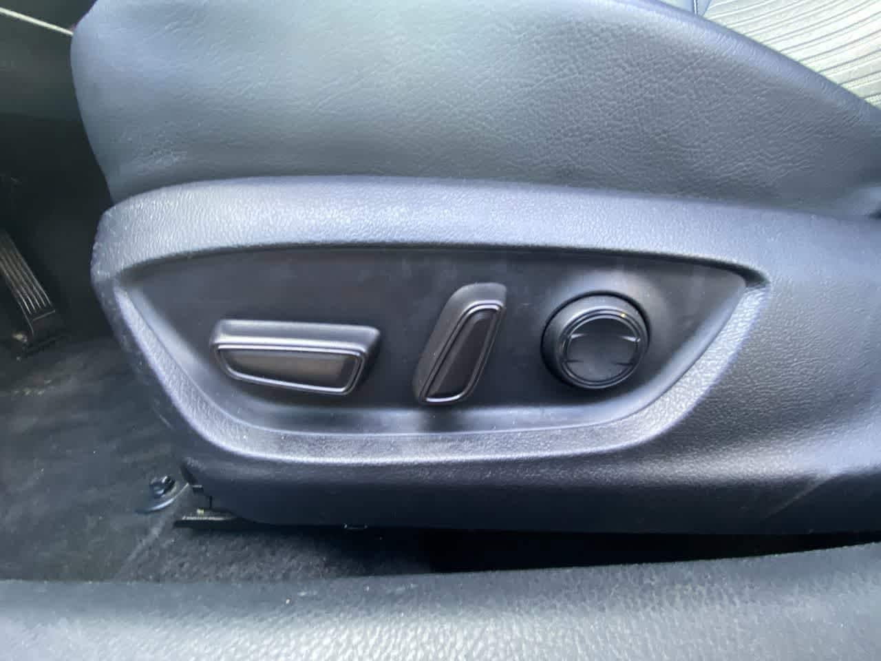 Thumbnail: 2022 Toyota Camry - 12