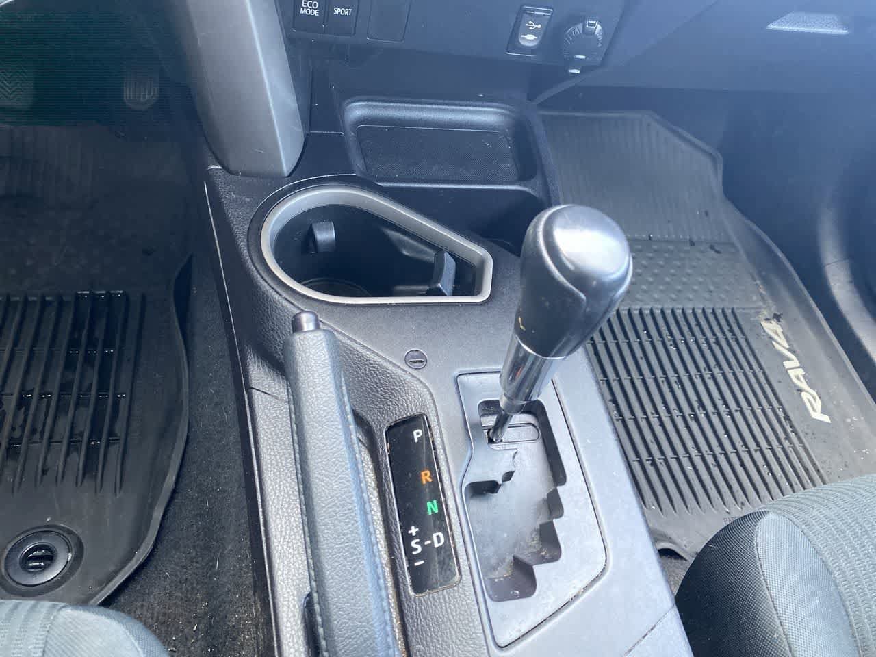 Thumbnail: 2016 Toyota RAV4 - 19