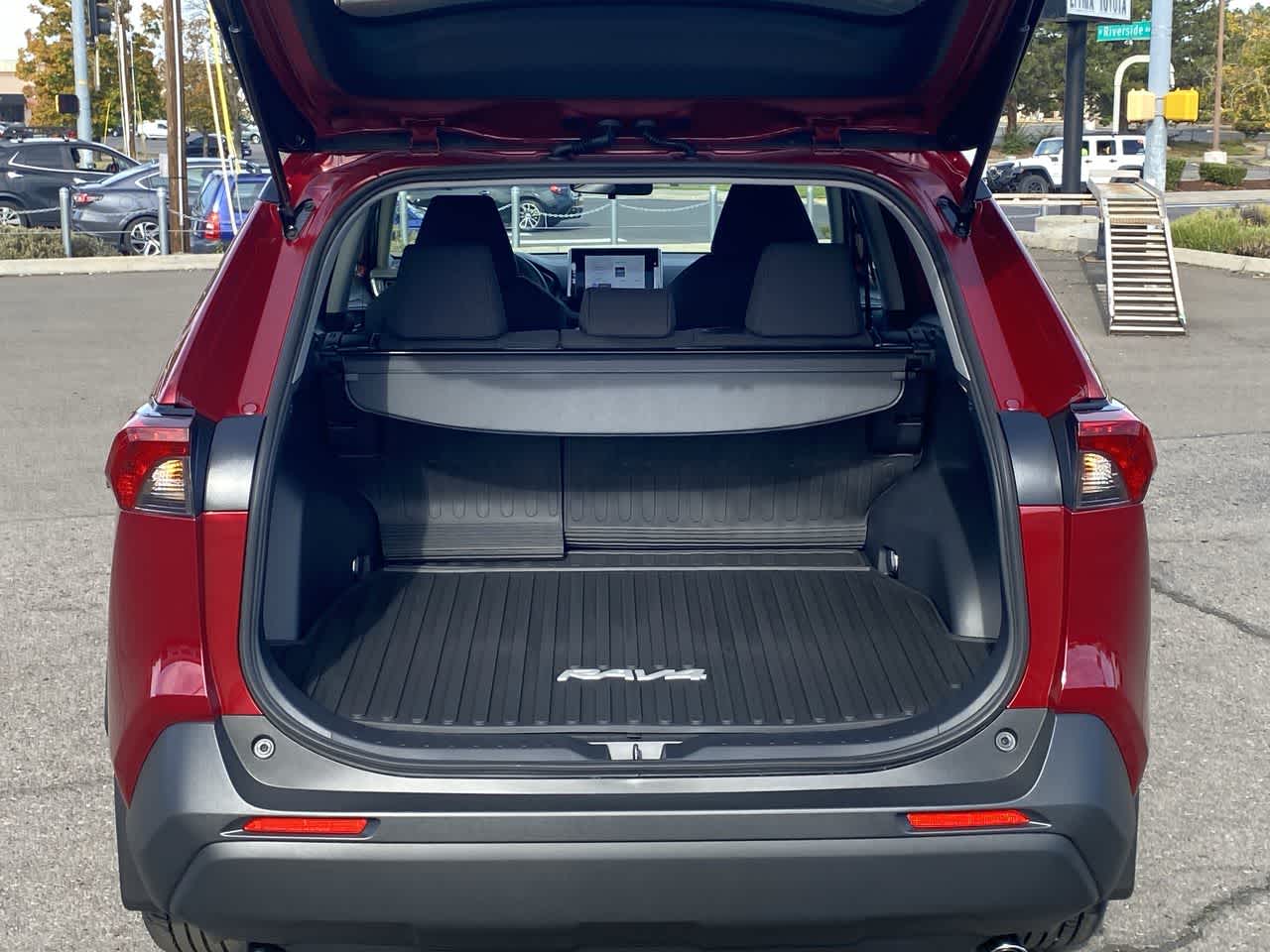 Thumbnail: 2025 Toyota RAV4 - 22