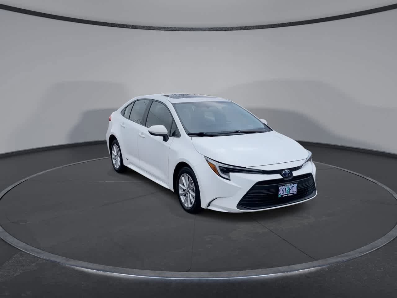 Thumbnail: 2023 Toyota Corolla - 3