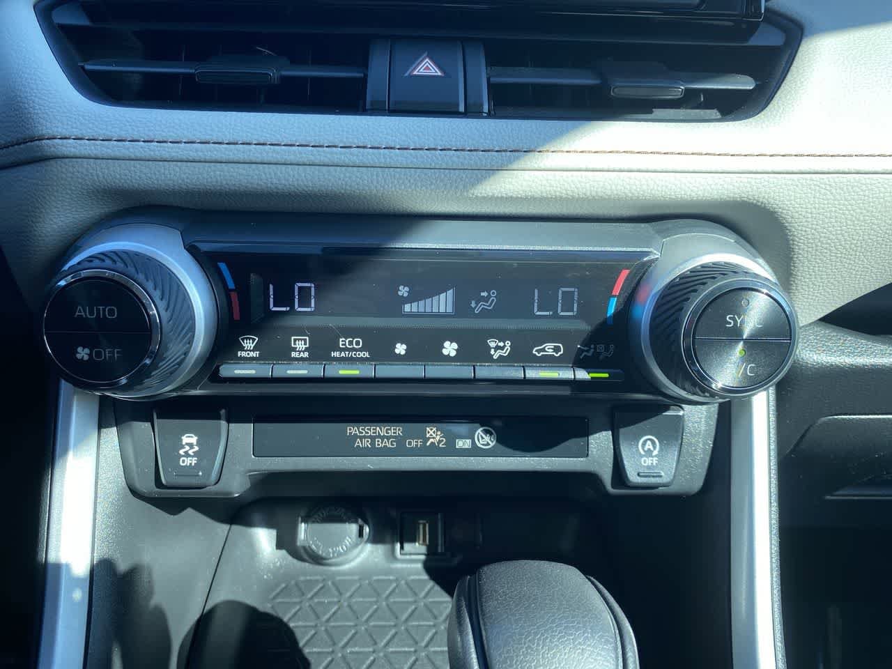 2021 Toyota RAV4 XLE 18