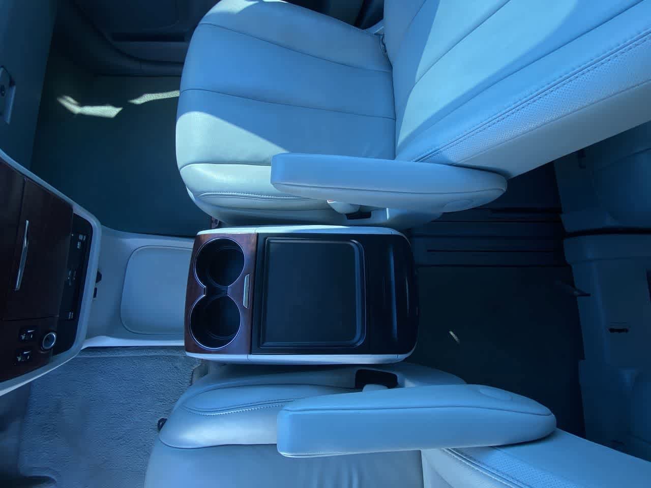 Thumbnail: 2014 Toyota Sienna - 21