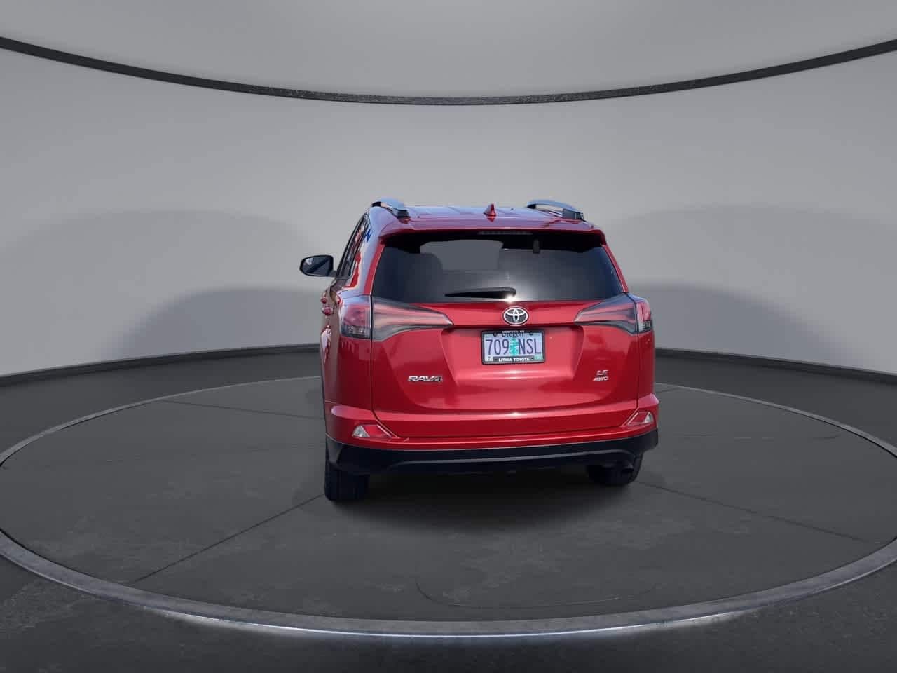 Thumbnail: 2016 Toyota RAV4 - 8