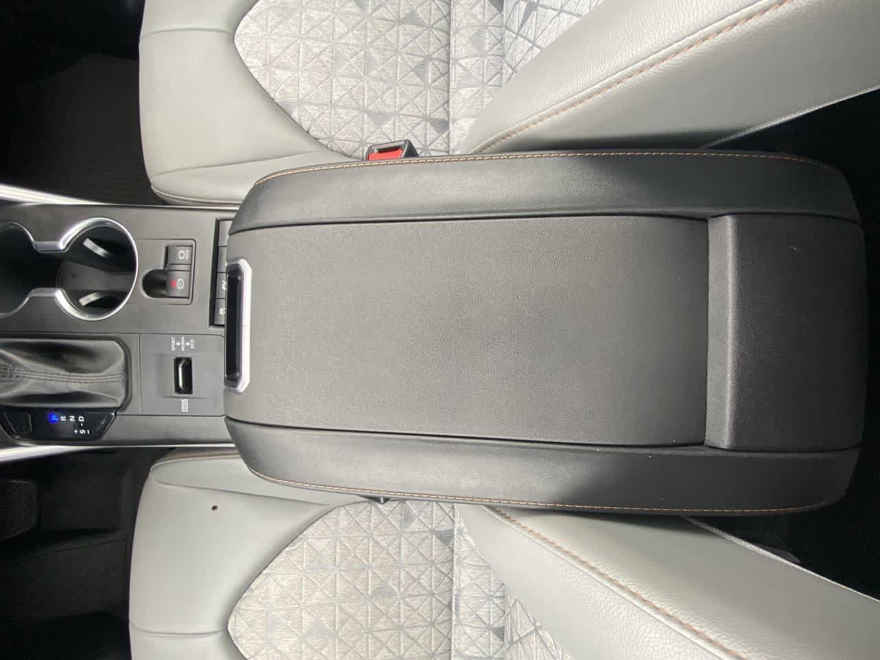 Thumbnail: 2022 Toyota Highlander - 18