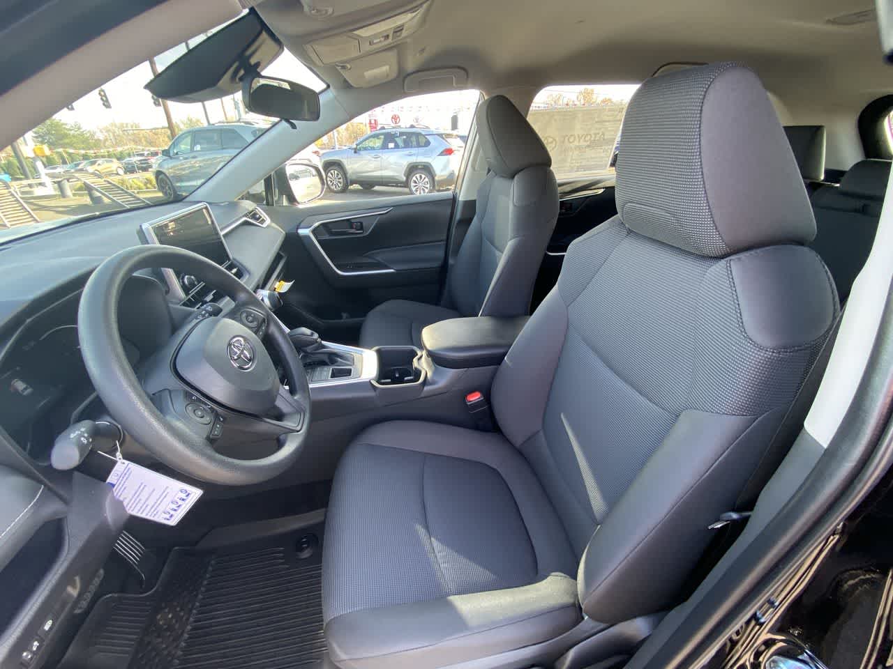 Thumbnail: 2025 Toyota RAV4 - 11