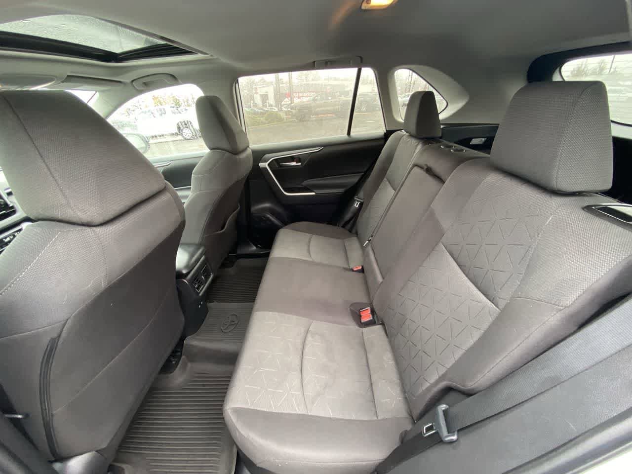 Thumbnail: 2021 Toyota RAV4 - 22