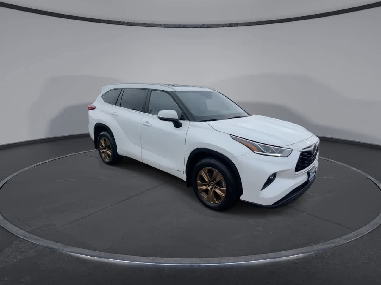 Thumbnail: 2022 Toyota Highlander - 2