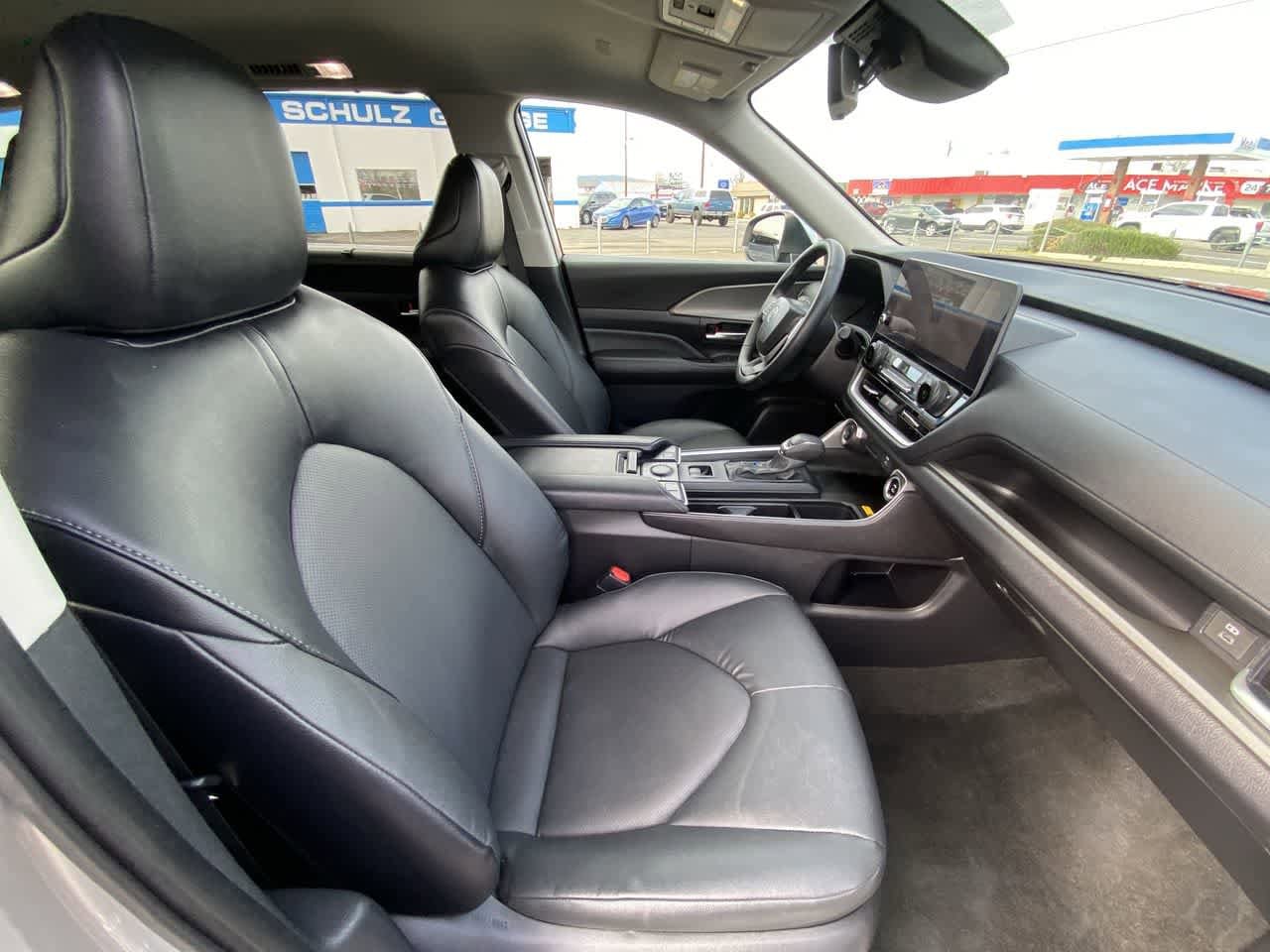 Thumbnail: 2025 Toyota Grand Highlander - 24