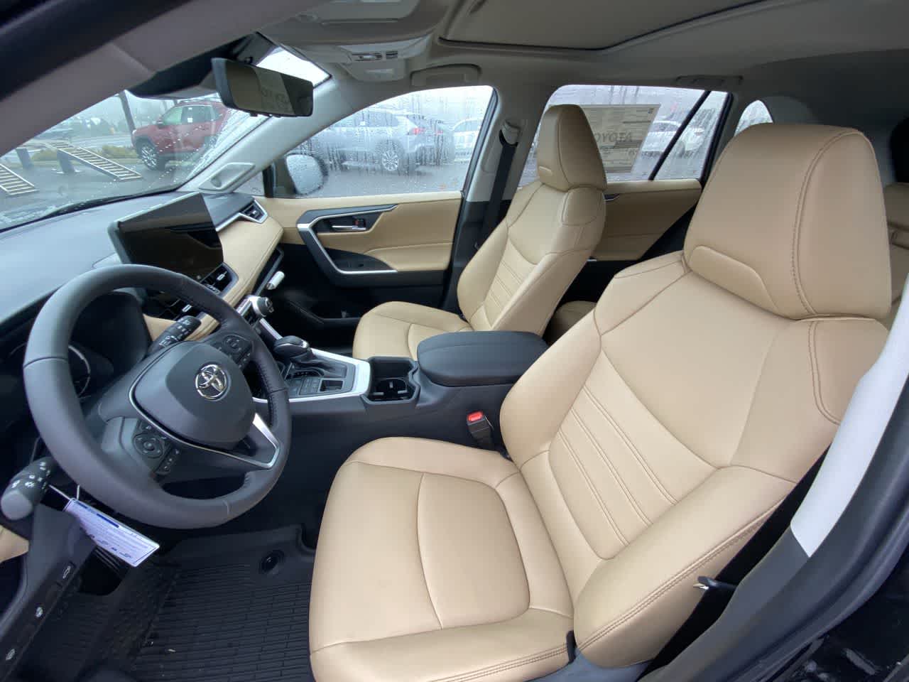 Thumbnail: 2025 Toyota RAV4 - 11