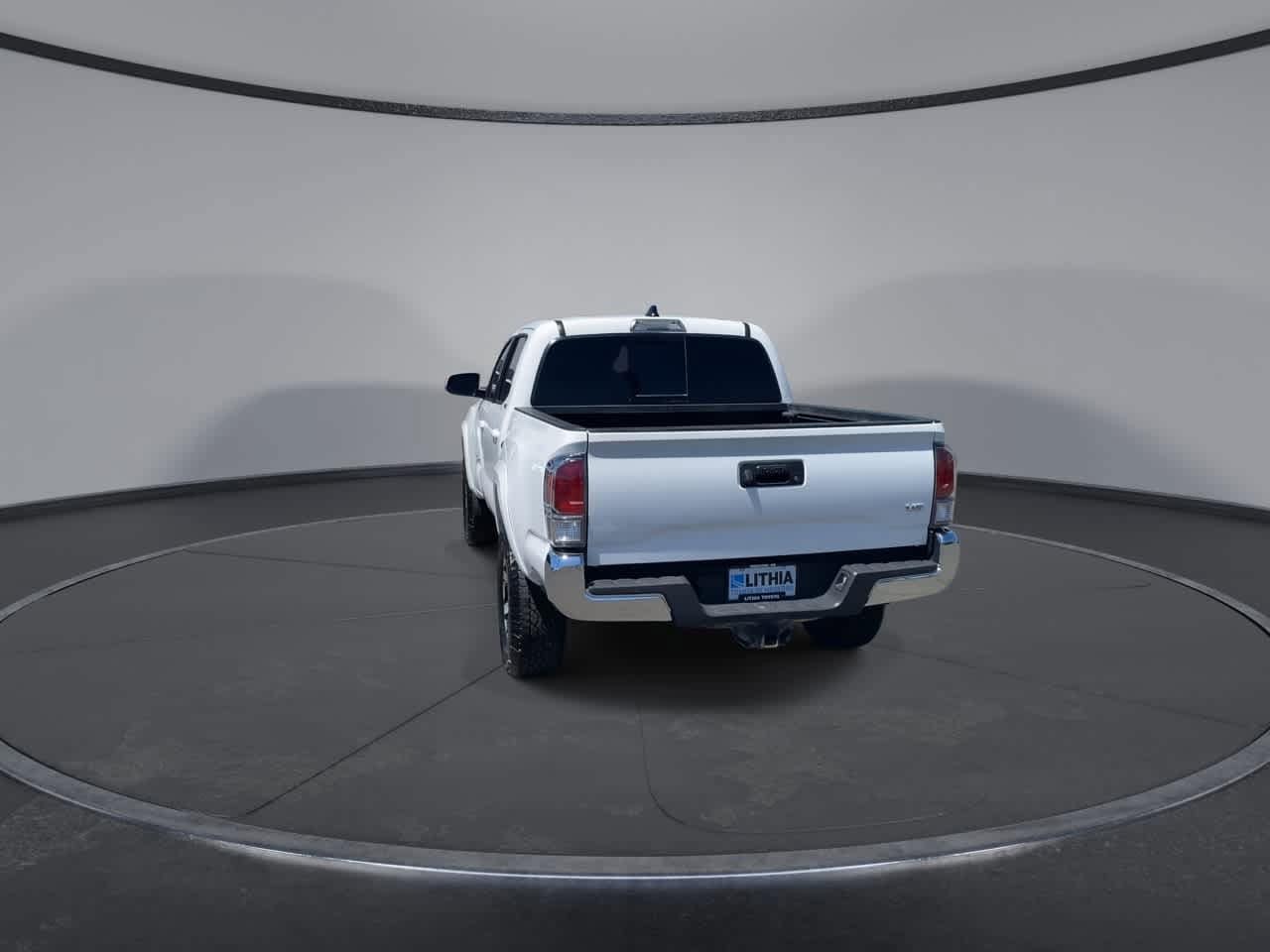 Thumbnail: 2022 Toyota Tacoma - 8