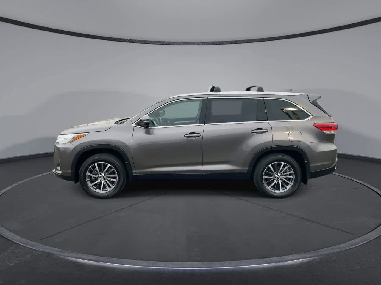Thumbnail: 2019 Toyota Highlander - 5