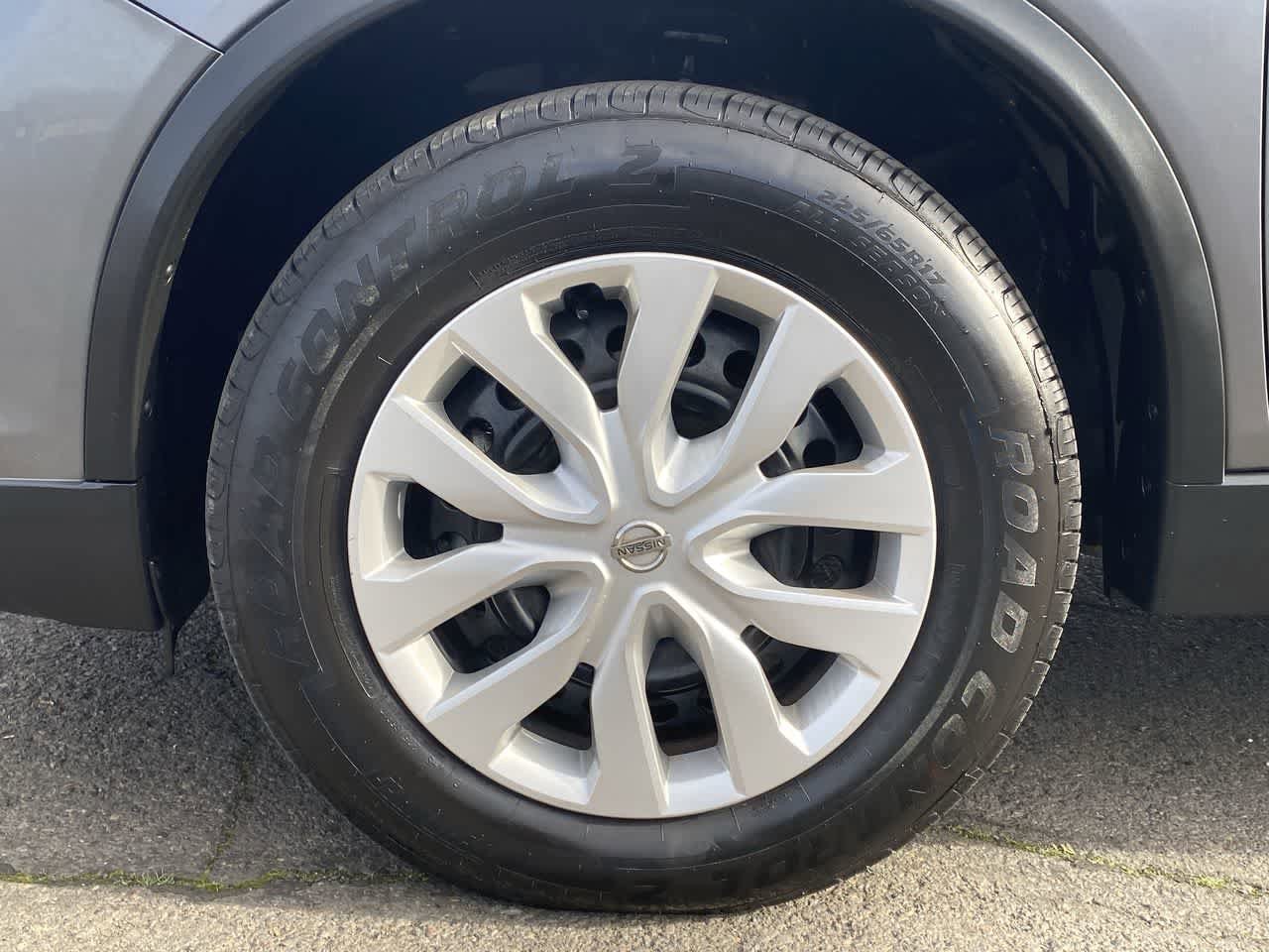 Thumbnail: 2017 Nissan Rogue - 10