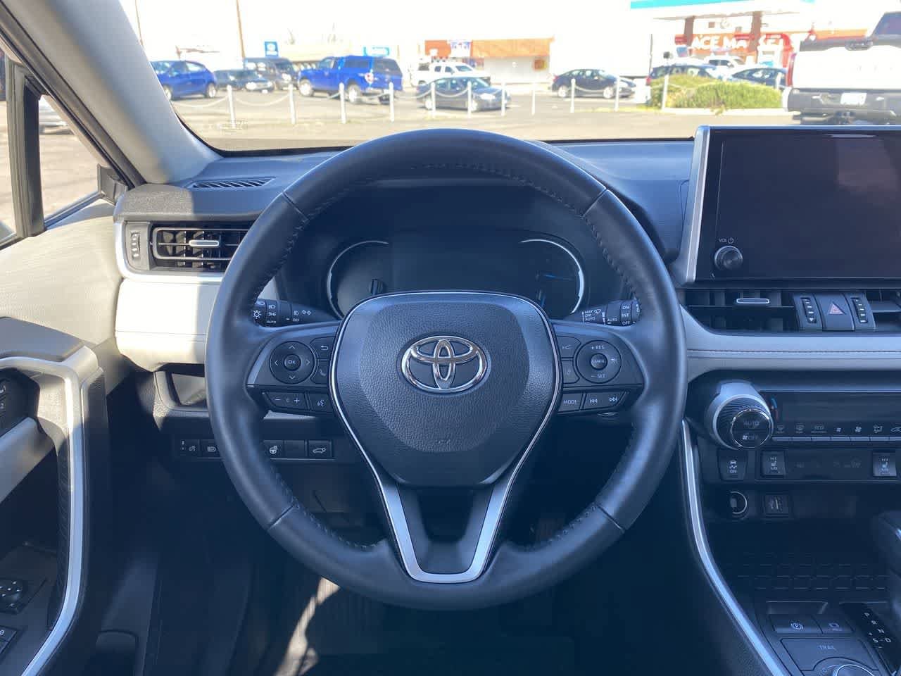 Thumbnail: 2023 Toyota RAV4 - 14