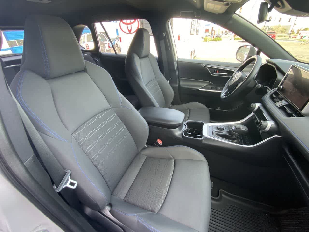 Thumbnail: 2023 Toyota RAV4 - 23