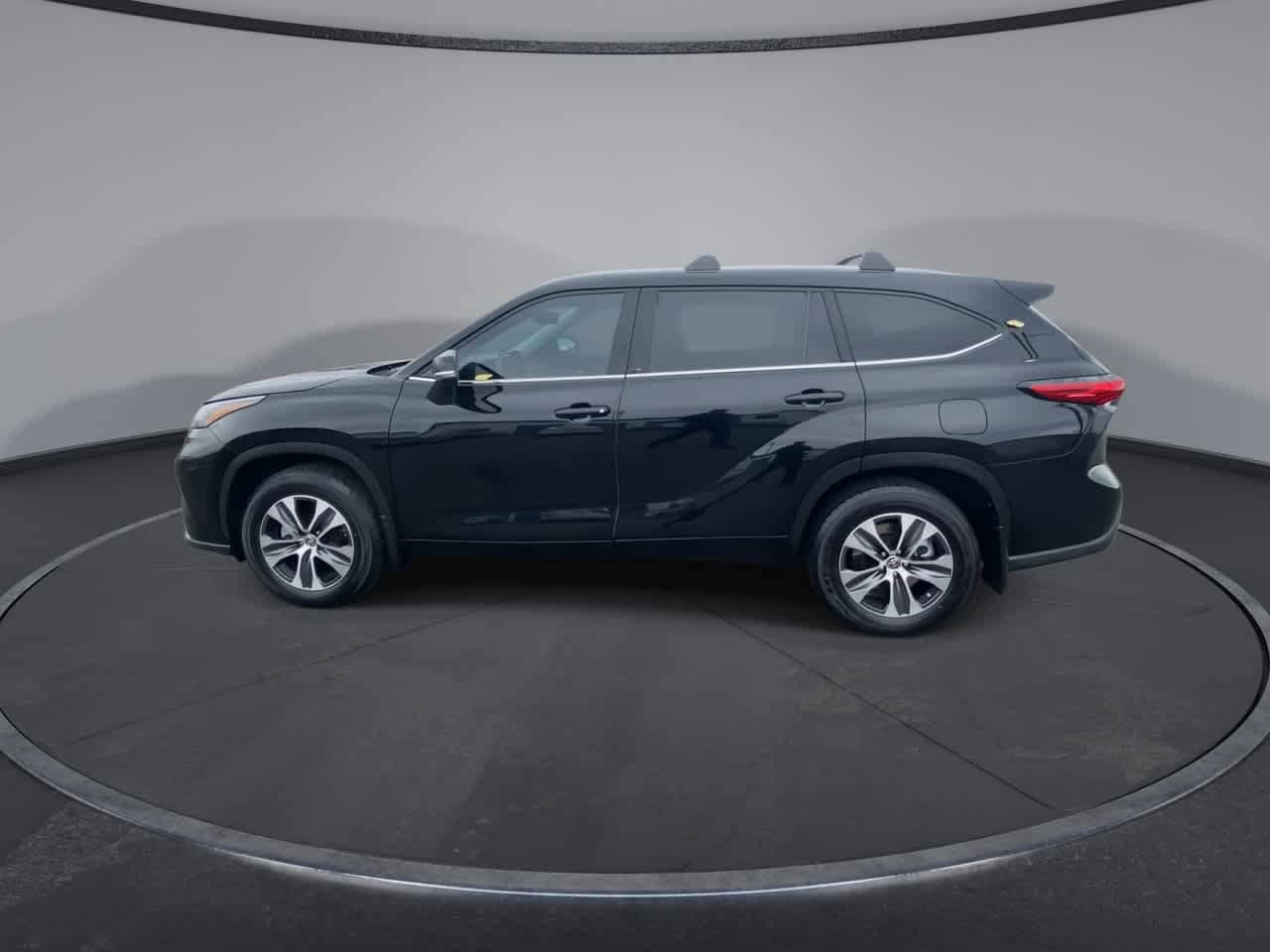 Thumbnail: 2022 Toyota Highlander - 5