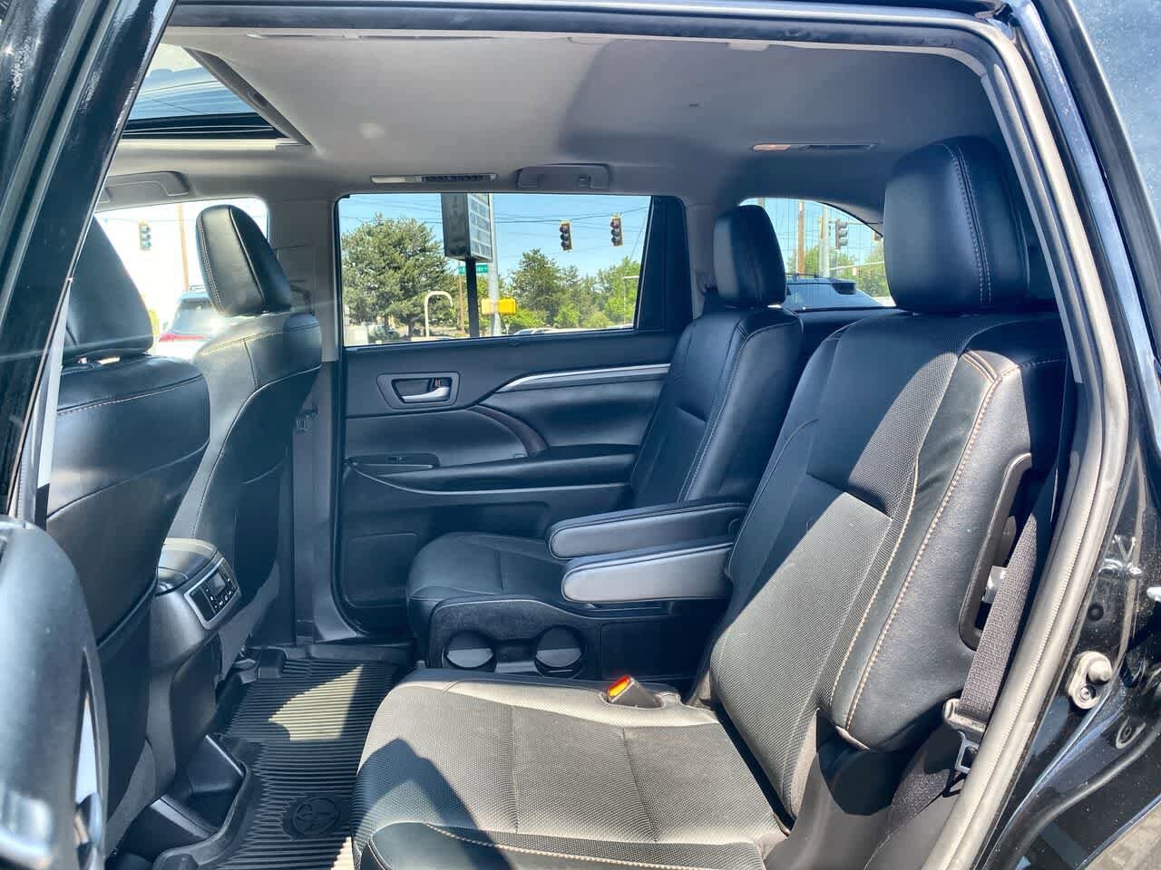 Thumbnail: 2019 Toyota Highlander - 22