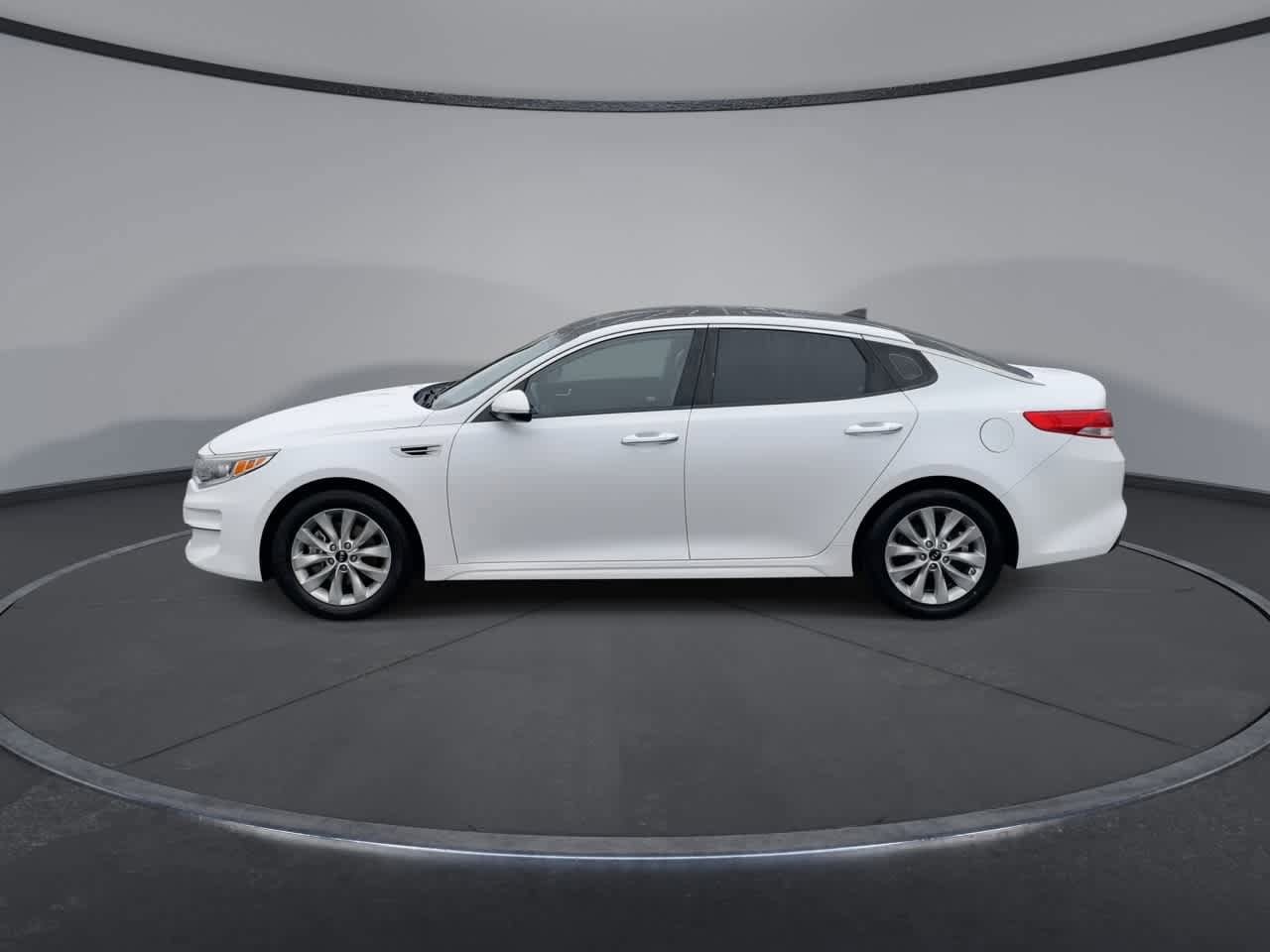 Thumbnail: 2018 Kia Optima - 5