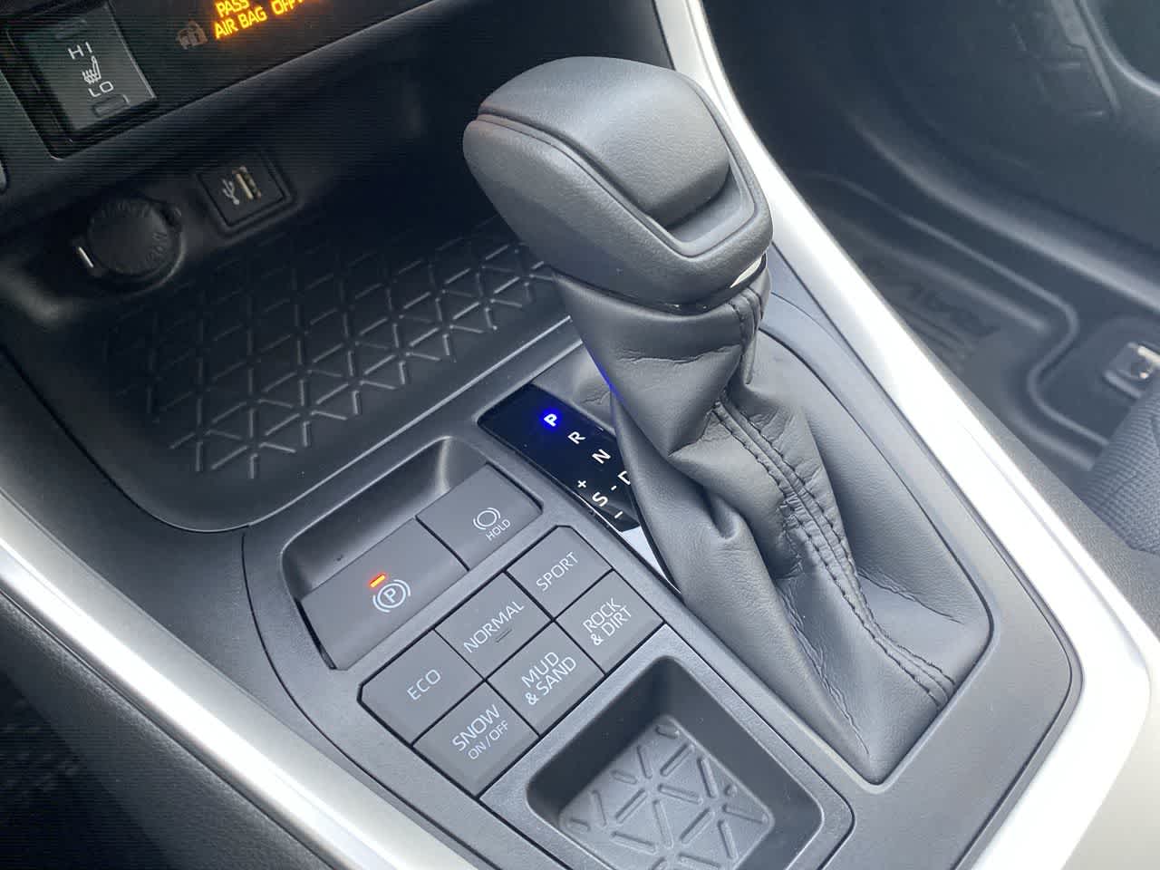 Thumbnail: 2025 Toyota RAV4 - 19