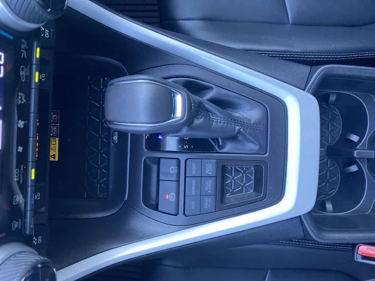 Thumbnail: 2024 Toyota RAV4 - 19