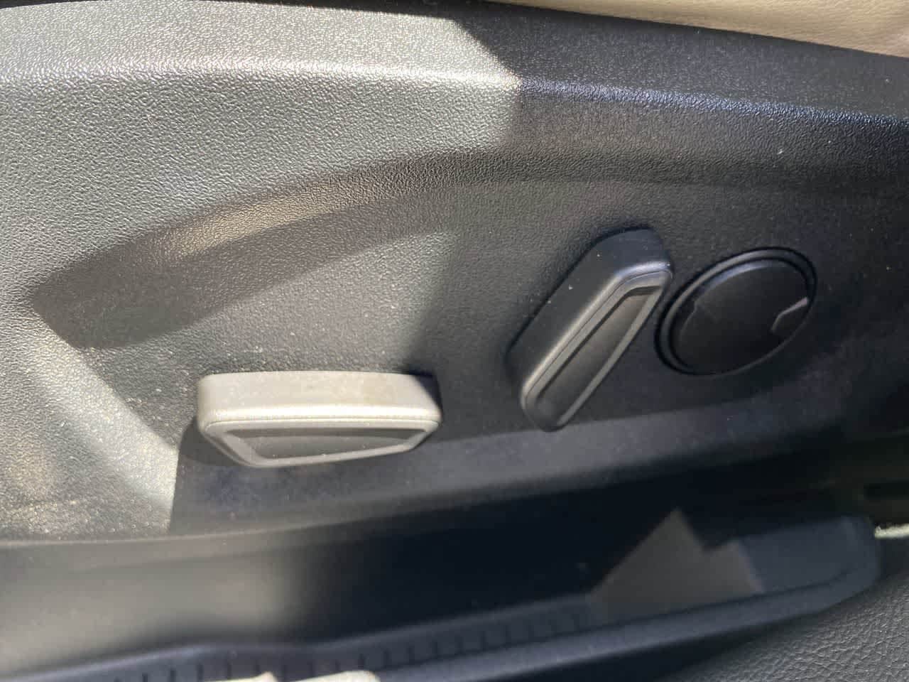 Thumbnail: 2021 Ford Edge - 11