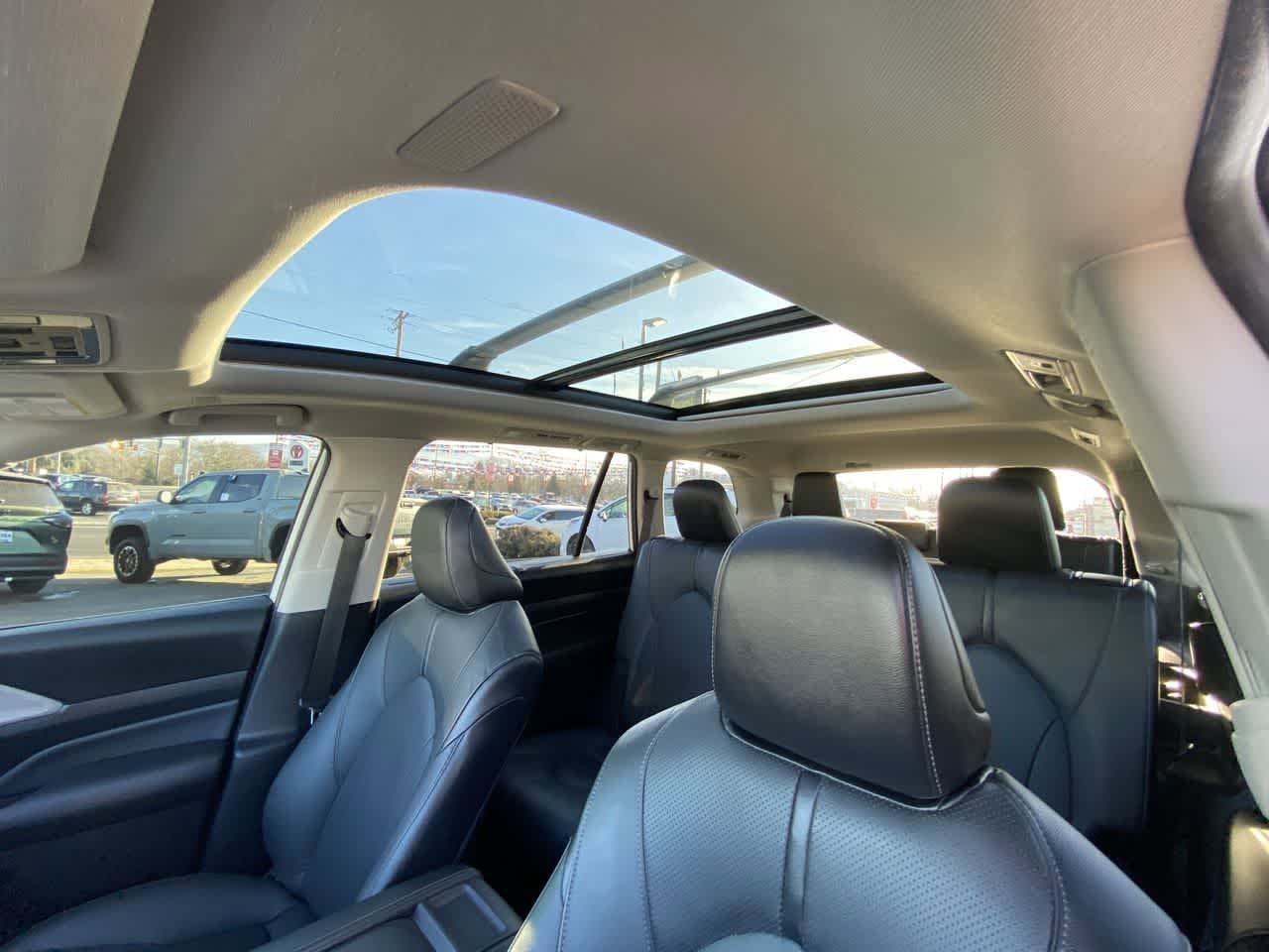 Thumbnail: 2024 Toyota Grand Highlander - 21