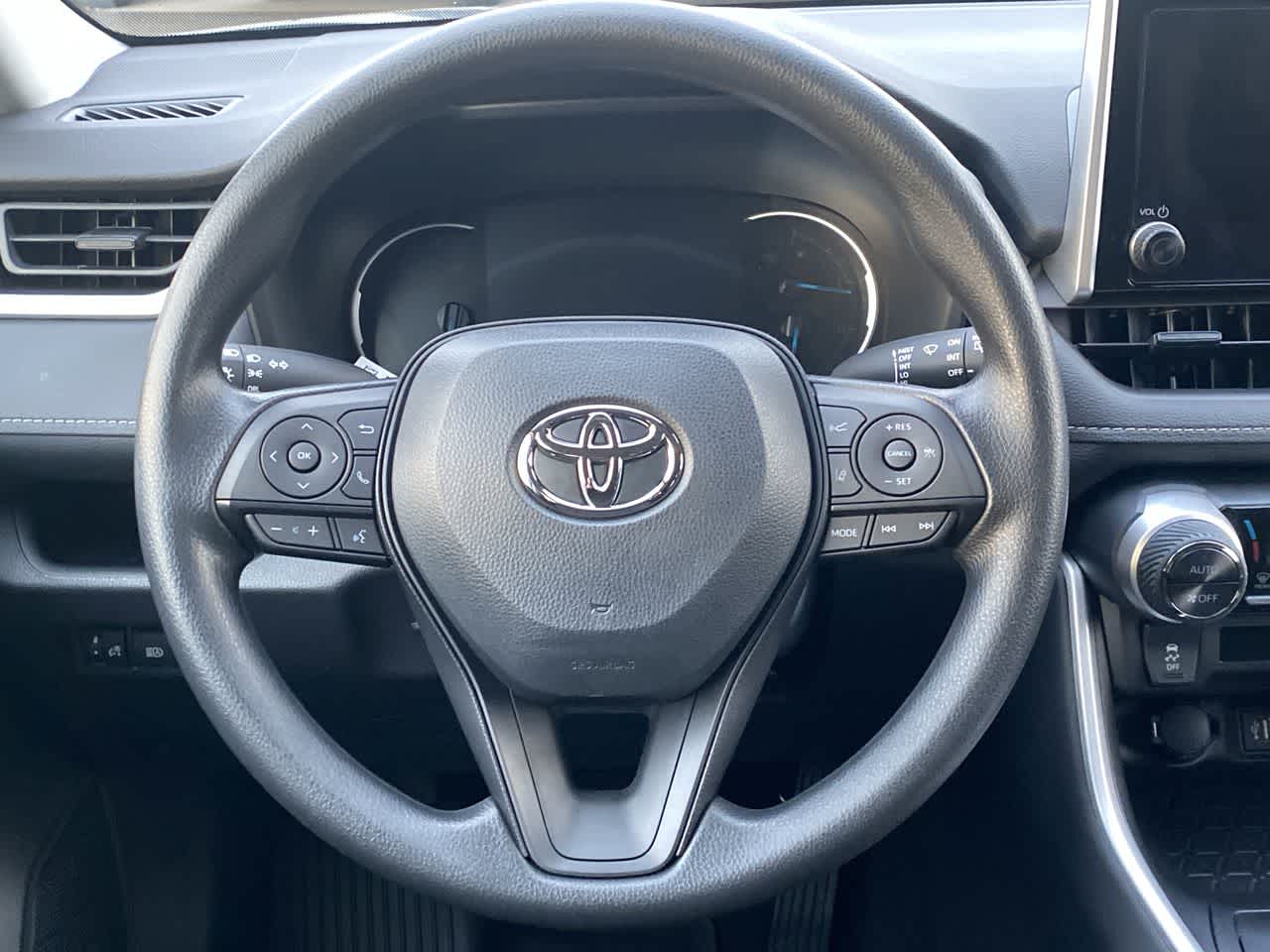 Thumbnail: 2025 Toyota RAV4 - 14