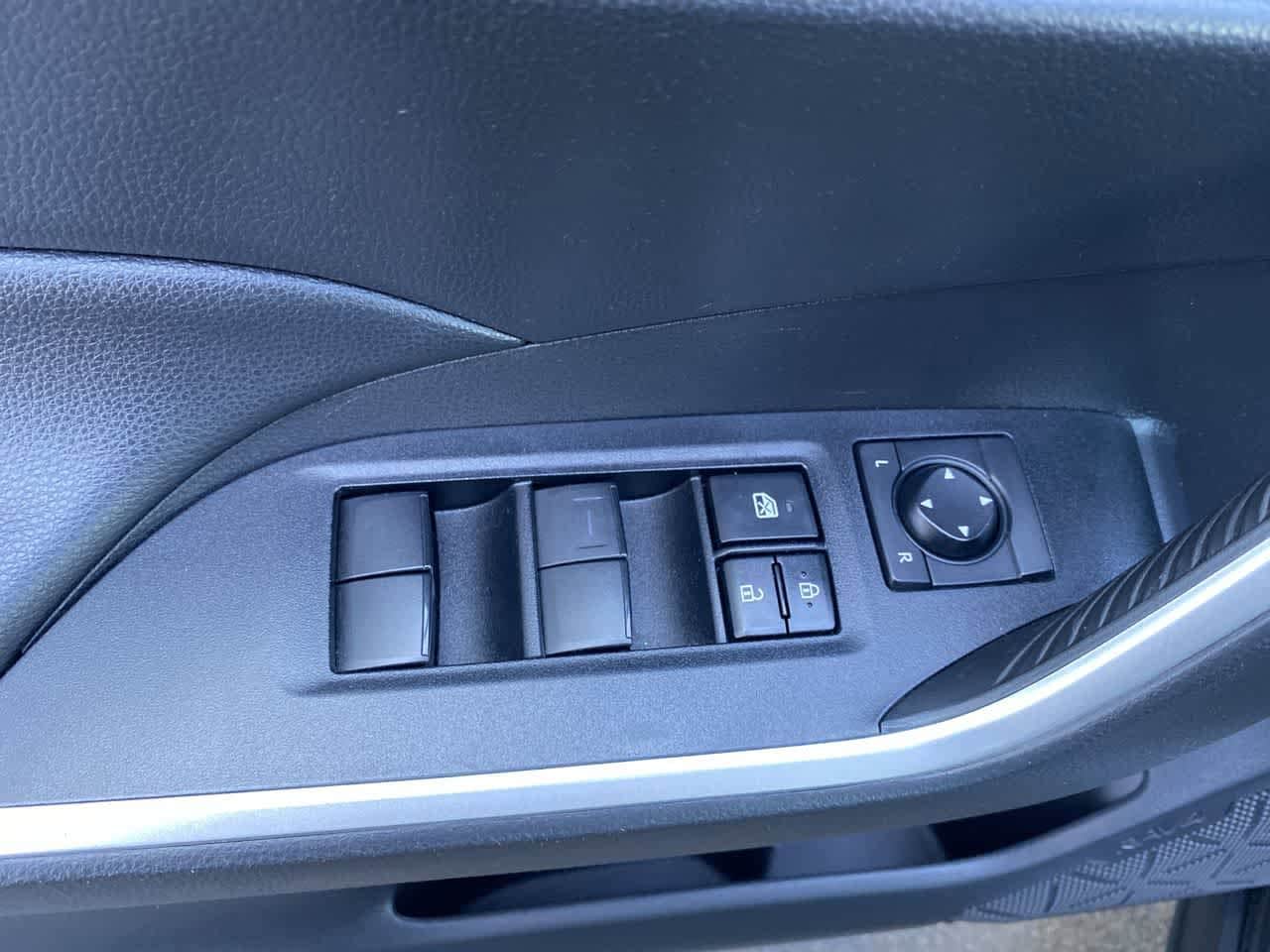 Thumbnail: 2021 Toyota RAV4 - 13