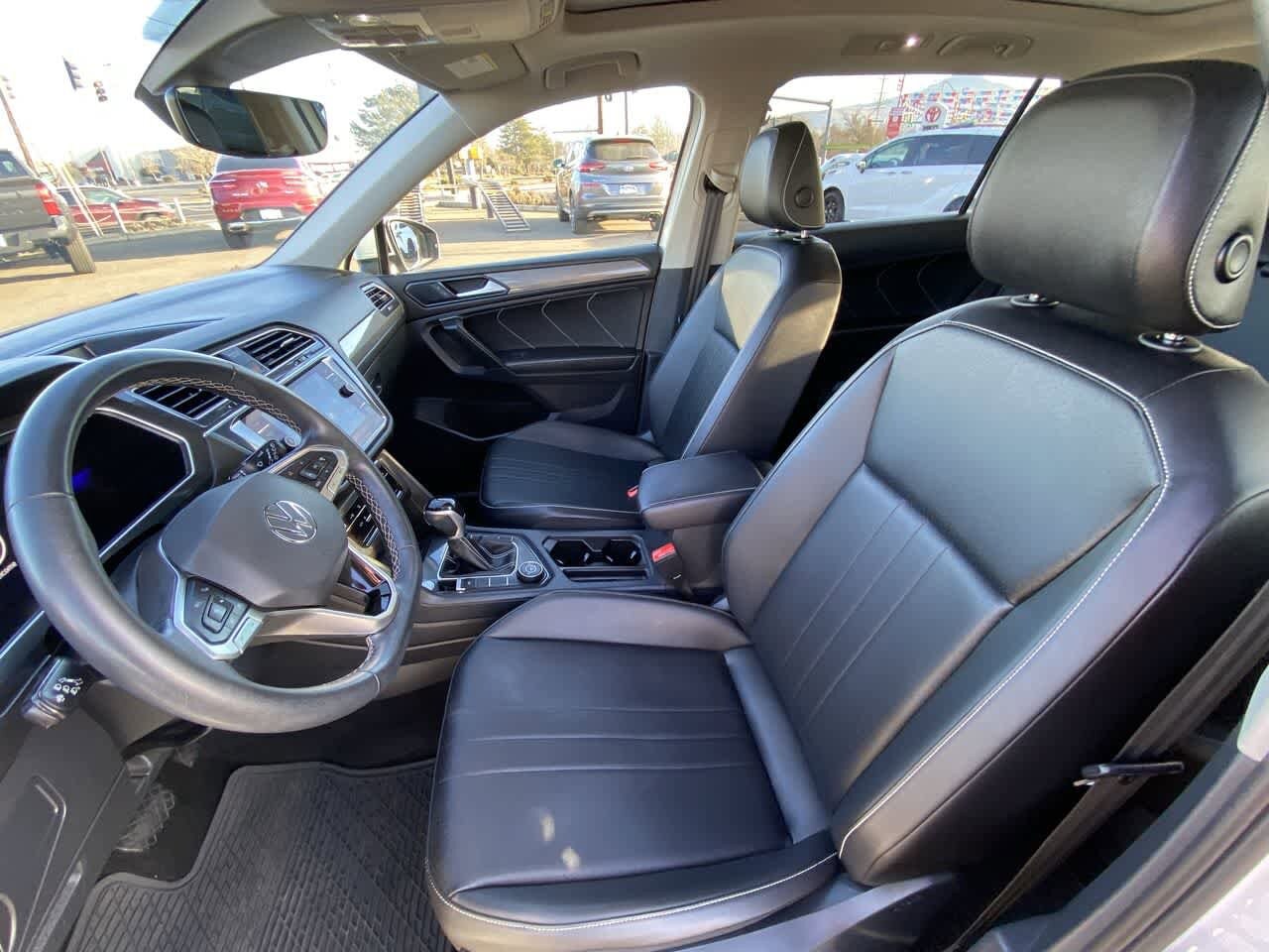 Thumbnail: 2022 Volkswagen Tiguan - 11