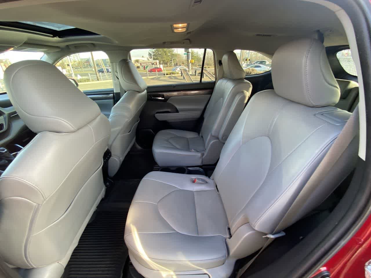 Thumbnail: 2020 Toyota Highlander - 22