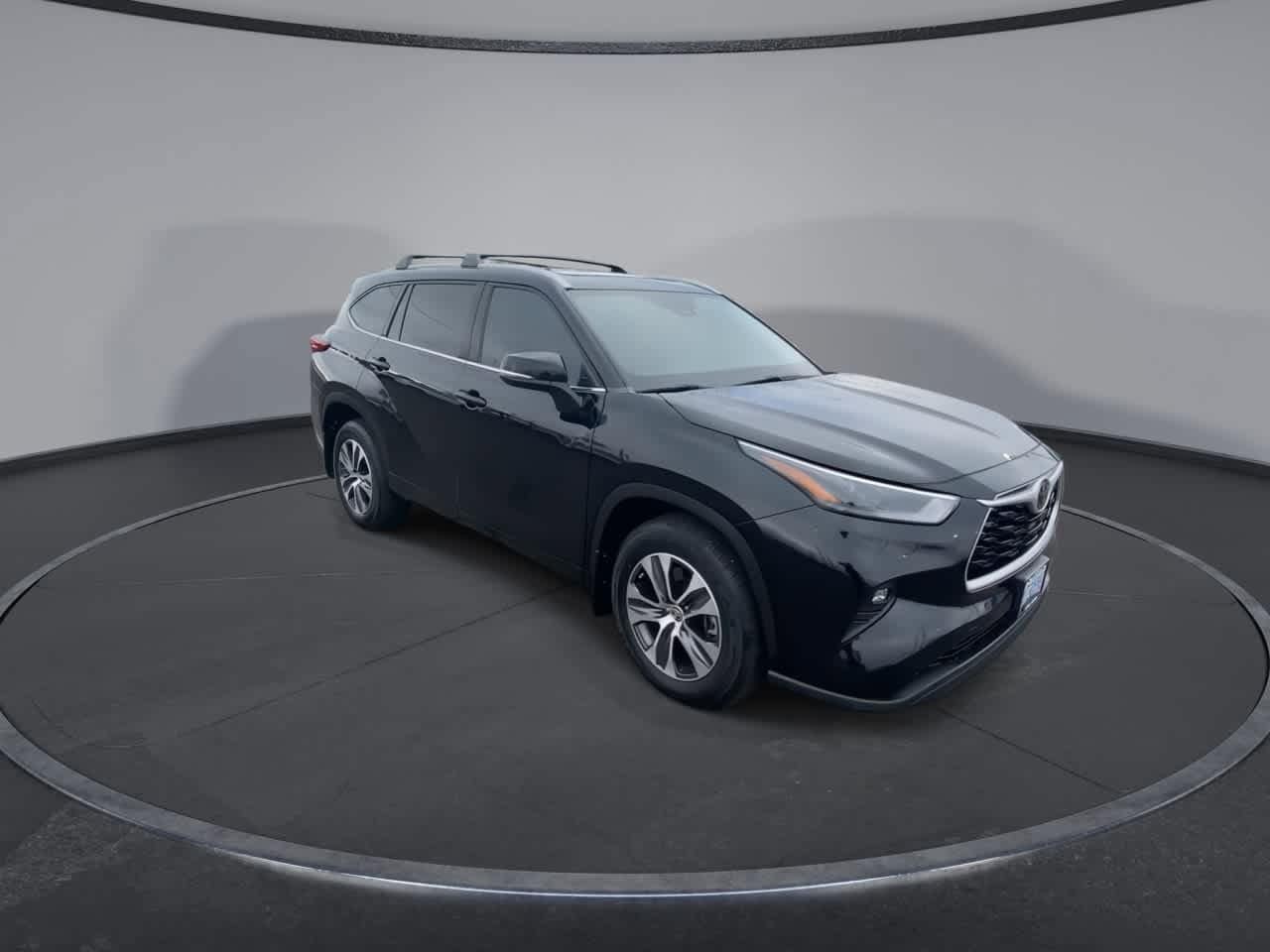 Thumbnail: 2022 Toyota Highlander - 2