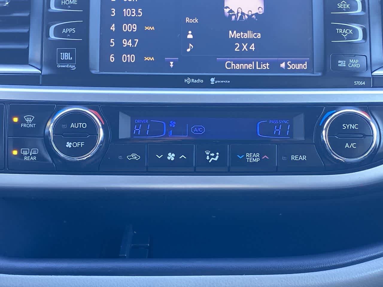 Thumbnail: 2015 Toyota Highlander - 18