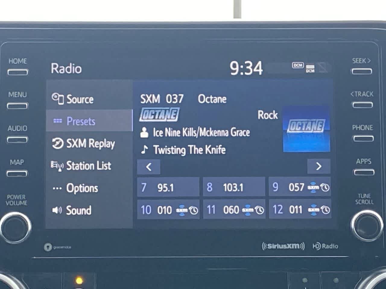 Thumbnail: 2022 Toyota Highlander - 16