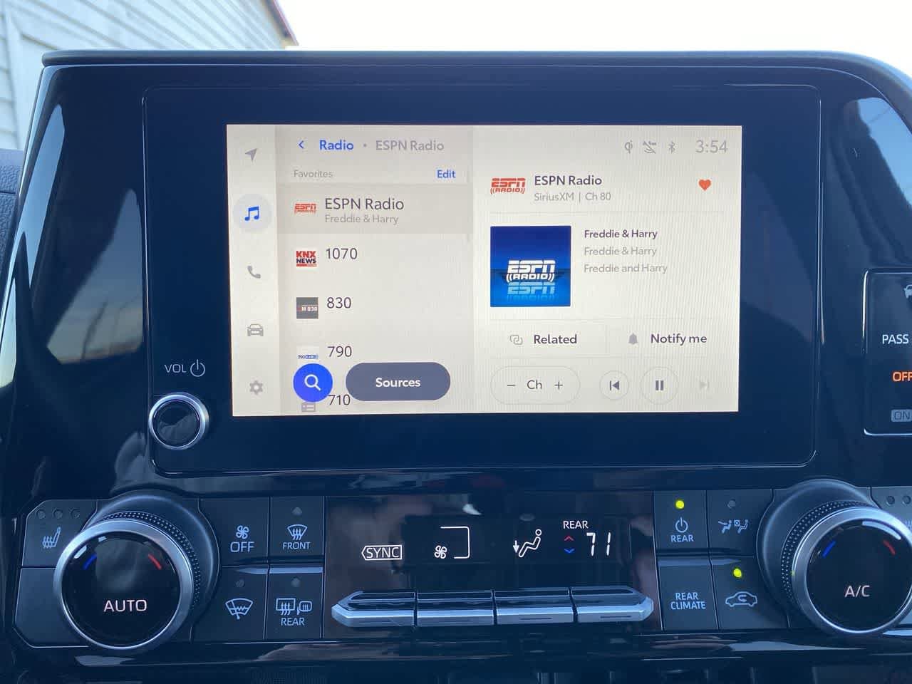 Thumbnail: 2024 Toyota Highlander - 16