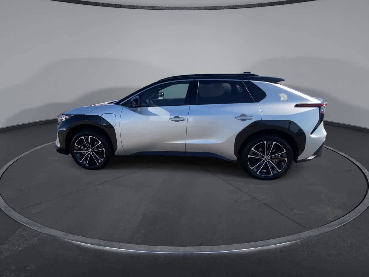 2023 Toyota bZ4X Limited 5