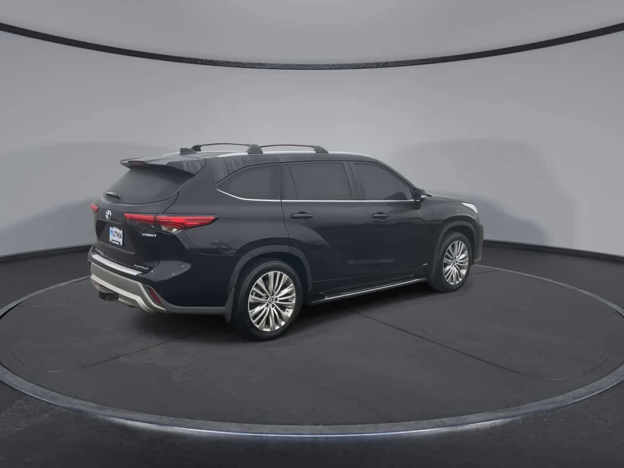 Thumbnail: 2023 Toyota Highlander - 8