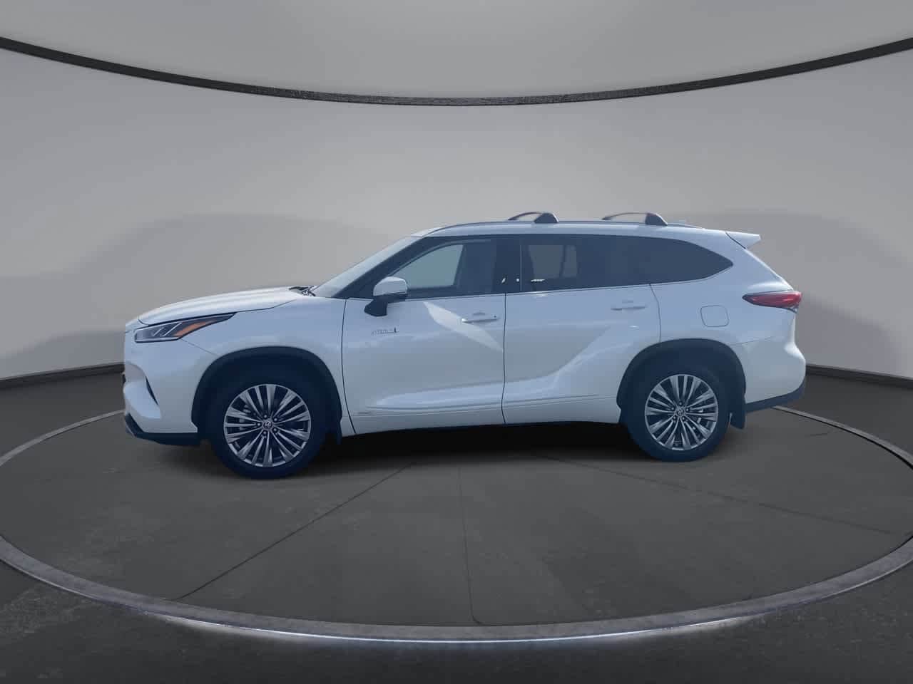 Thumbnail: 2020 Toyota Highlander - 6