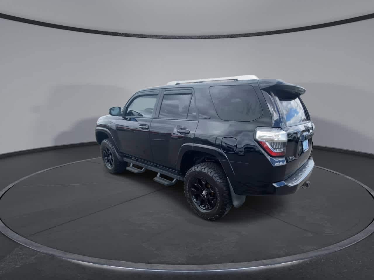 Thumbnail: 2018 Toyota 4Runner - 6