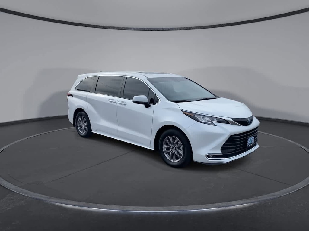 Certified 2023 Toyota Sienna XLE 7 Passenger Van Passenger Van