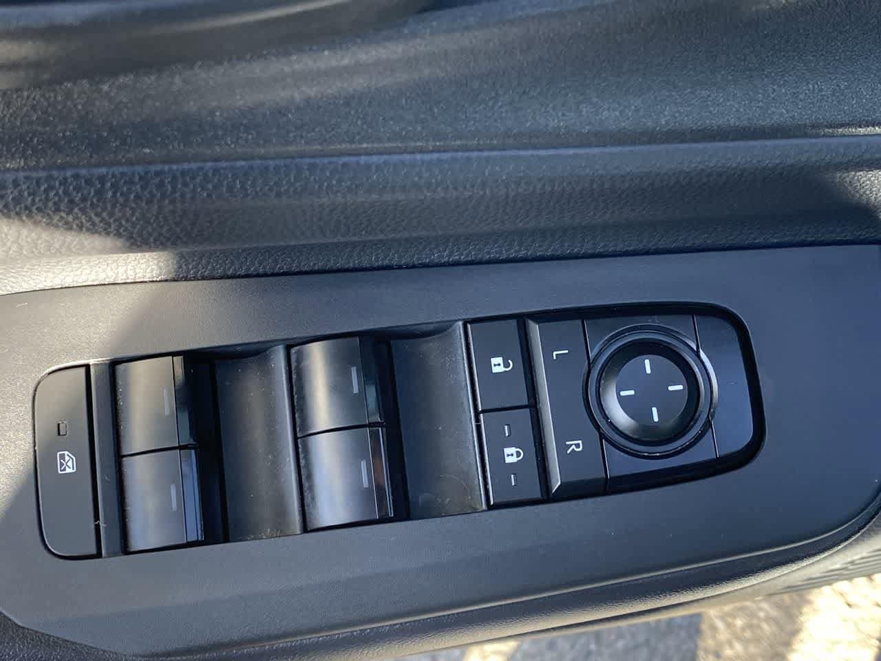 Thumbnail: 2024 Toyota Prius Prime - 13