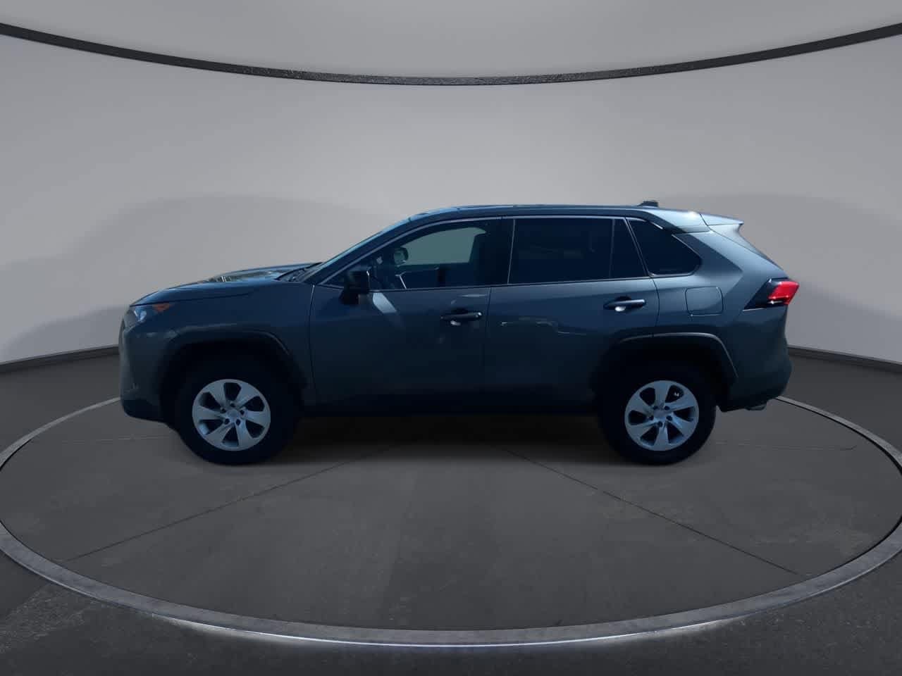 2022 Toyota RAV4 LE 5