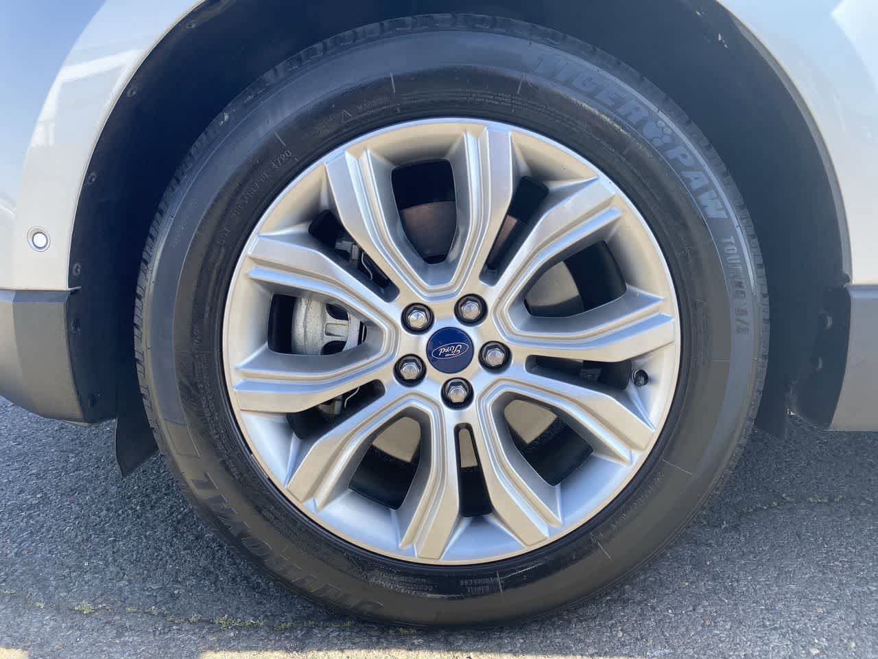 Thumbnail: 2019 Ford Edge - 10