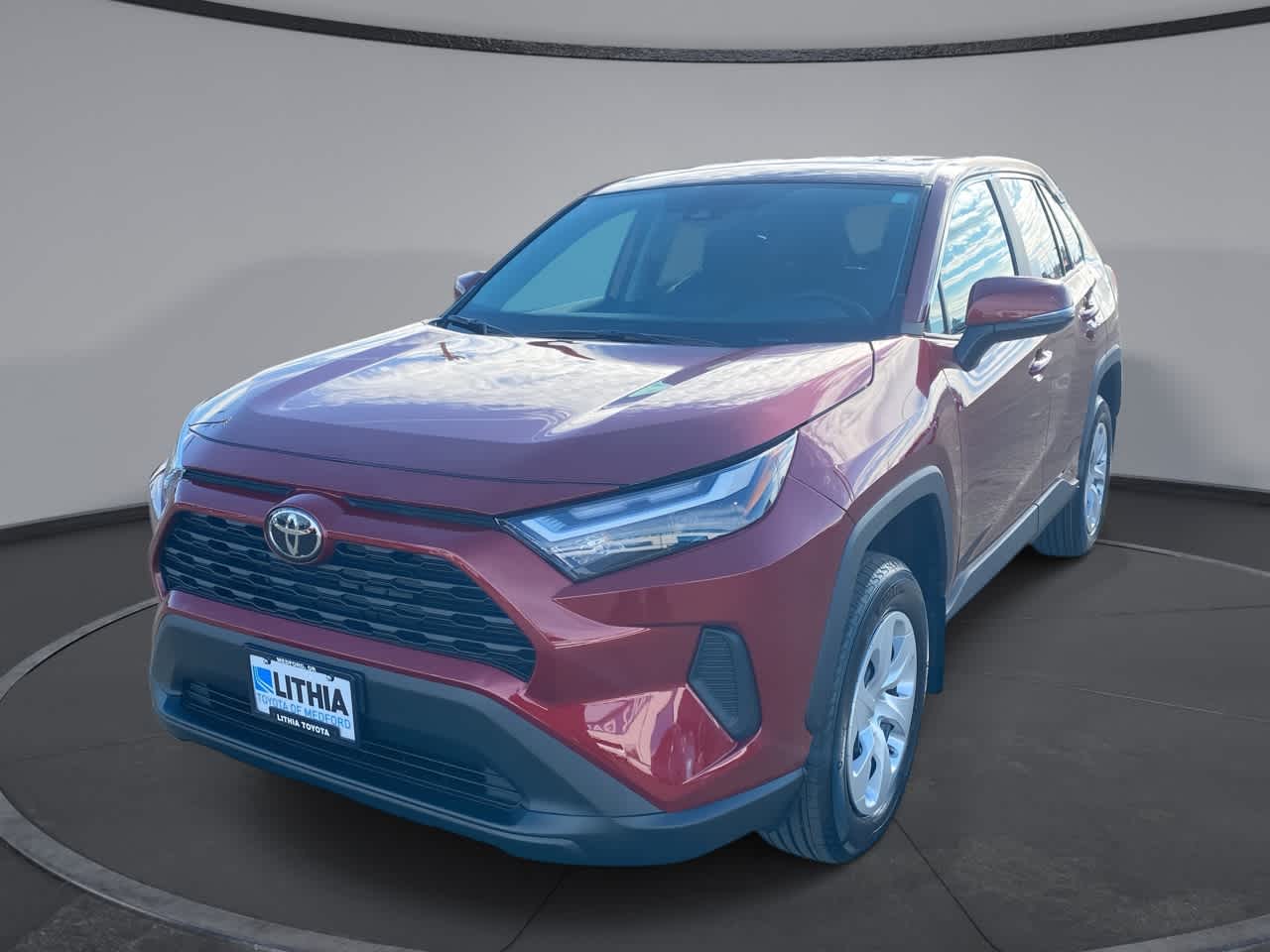 2025 Toyota RAV4 LE's photo