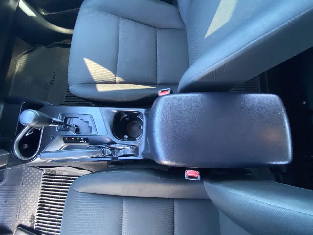 Thumbnail: 2016 Toyota RAV4 - 20