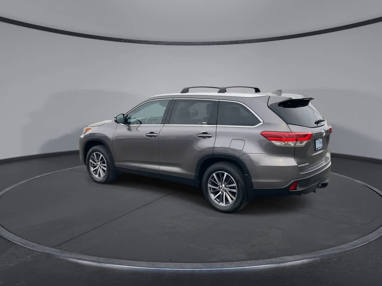 Thumbnail: 2019 Toyota Highlander - 6