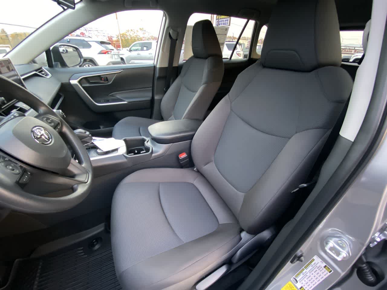 Thumbnail: 2025 Toyota RAV4 - 11