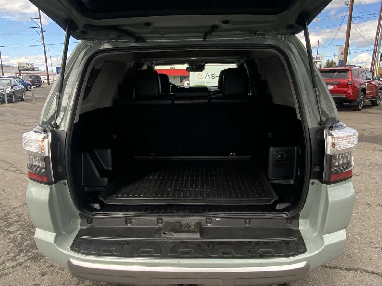 Thumbnail: 2022 Toyota 4Runner - 24