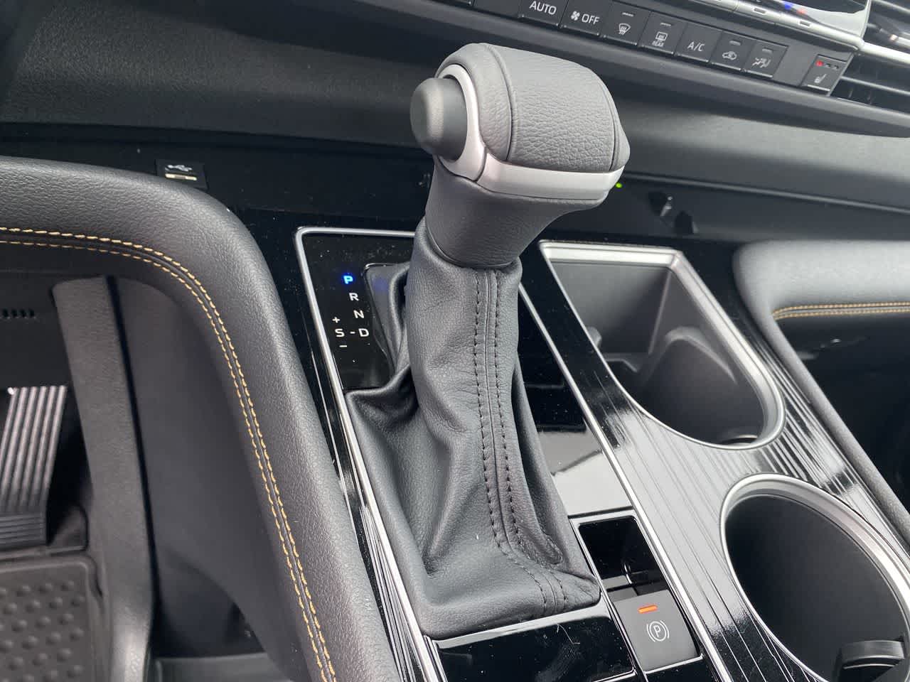 Thumbnail: 2025 Toyota Sienna - 19